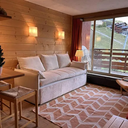 1 Avec Balcon Sud, Centre, A Proximite Des Pistes Et Commerces *